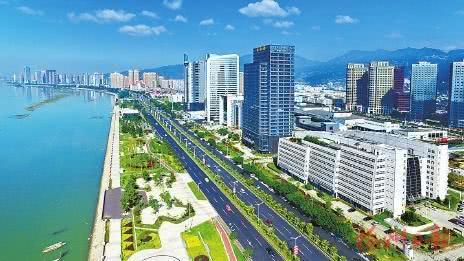 論宜居沒人把福建提，廈門和福州比一比，聽網(wǎng)友最好的建議